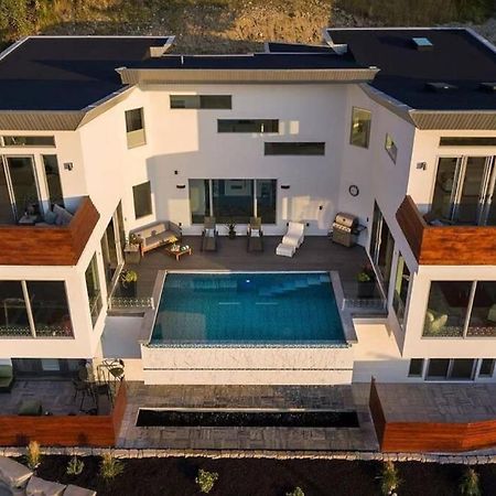 The Infinity Villa L Okanagan Valleys Newest & Hottest Summer Villa Kelowna Ngoại thất bức ảnh