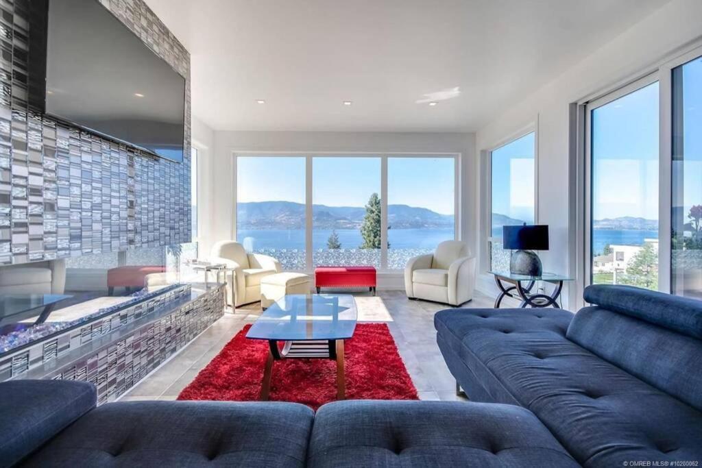 The Infinity Villa L Okanagan Valleys Newest & Hottest Summer Villa Kelowna Ngoại thất bức ảnh