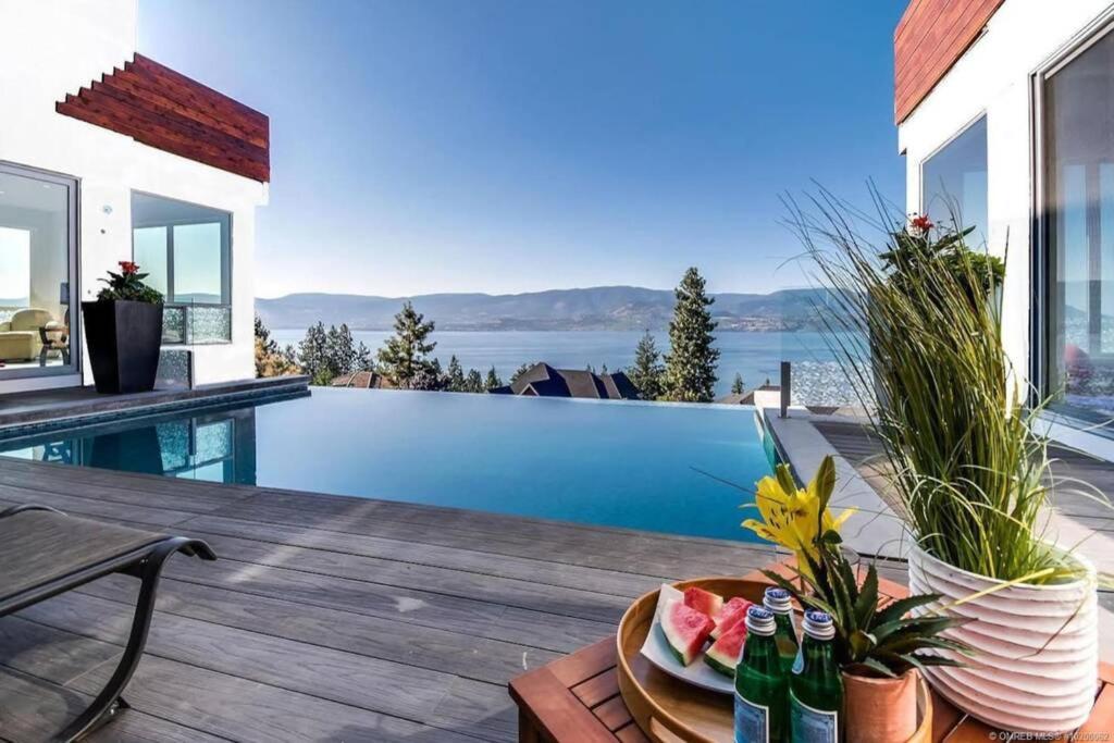 The Infinity Villa L Okanagan Valleys Newest & Hottest Summer Villa Kelowna Ngoại thất bức ảnh